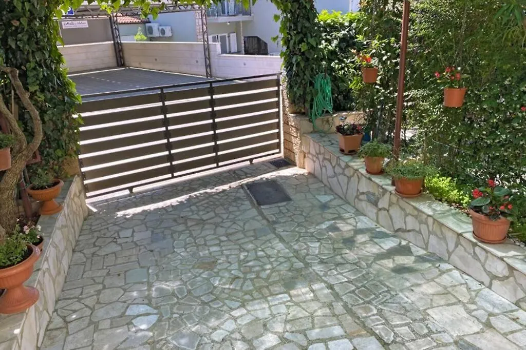 Cozy Apartment Alma, Two Steps From The Sea Medulin 0*,  Croatia