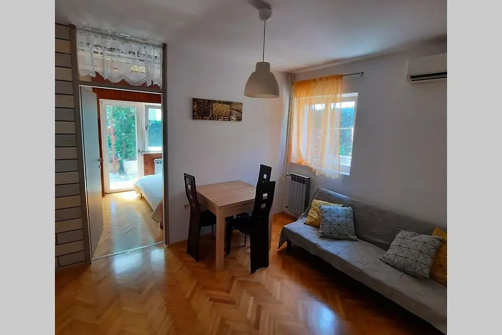Cozy Apartment Alma, Two Steps From The Sea contacts